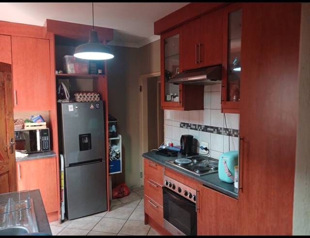 3 BEDROOM HOUSE FOR SALE IN AFRICAN JEWEL